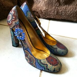 Hale Bob Closed toe peacock heels size 8